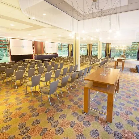 Fletcher Hotel-restaurant De Buunderkamp Отель Вольфхезе