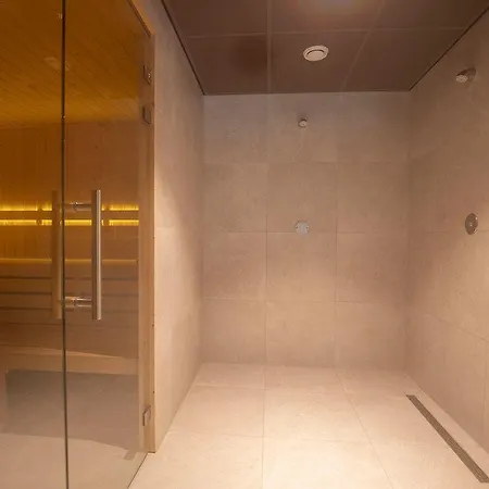 Fletcher Hotel-restaurant De Buunderkamp Отель Вольфхезе